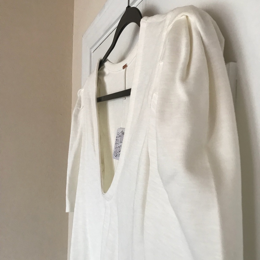FREE PEOPLE white tee with shoulder pads